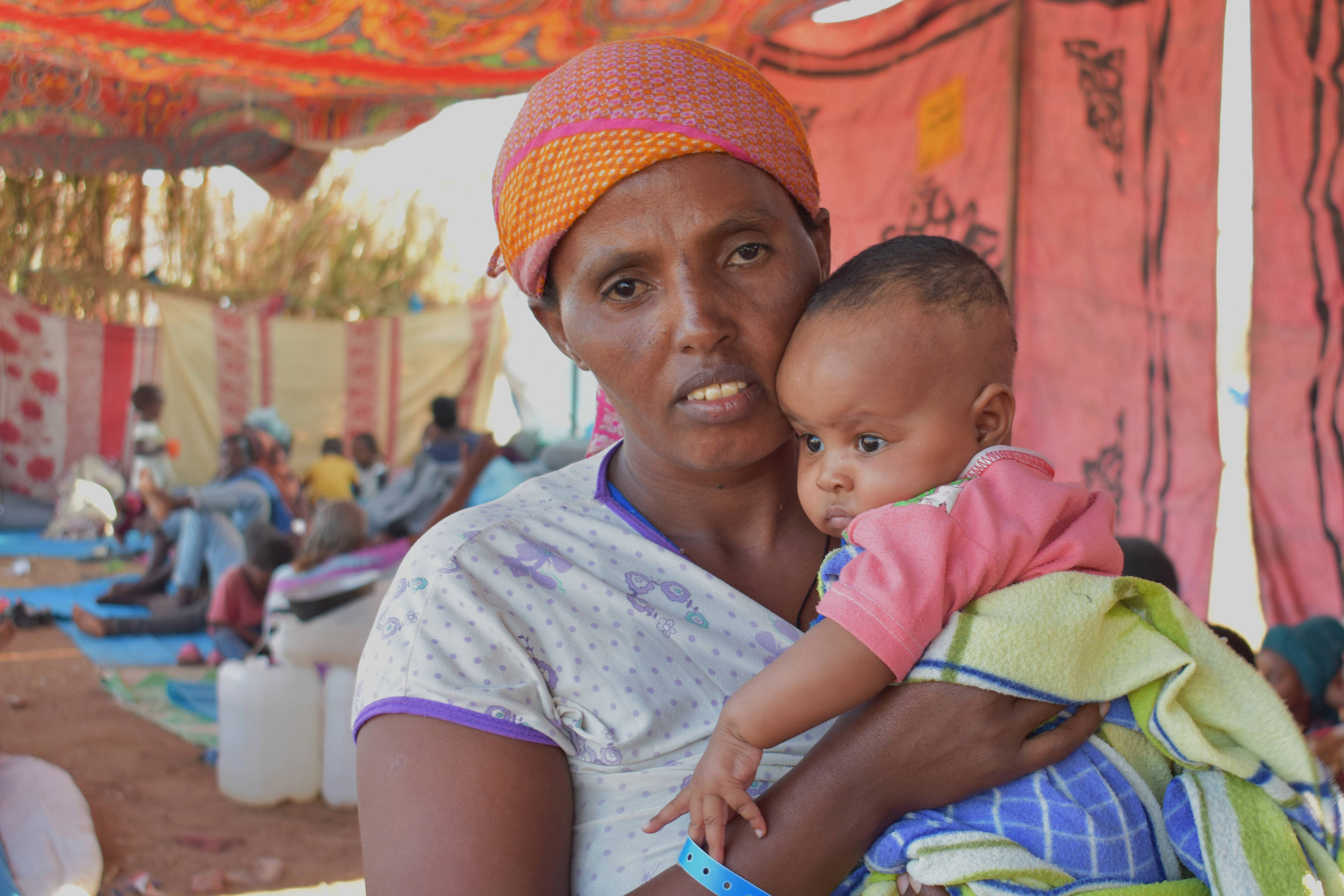 Krisen i Tigray: Tiotusentals barn har tvingats på flykt - Rädda Barnen