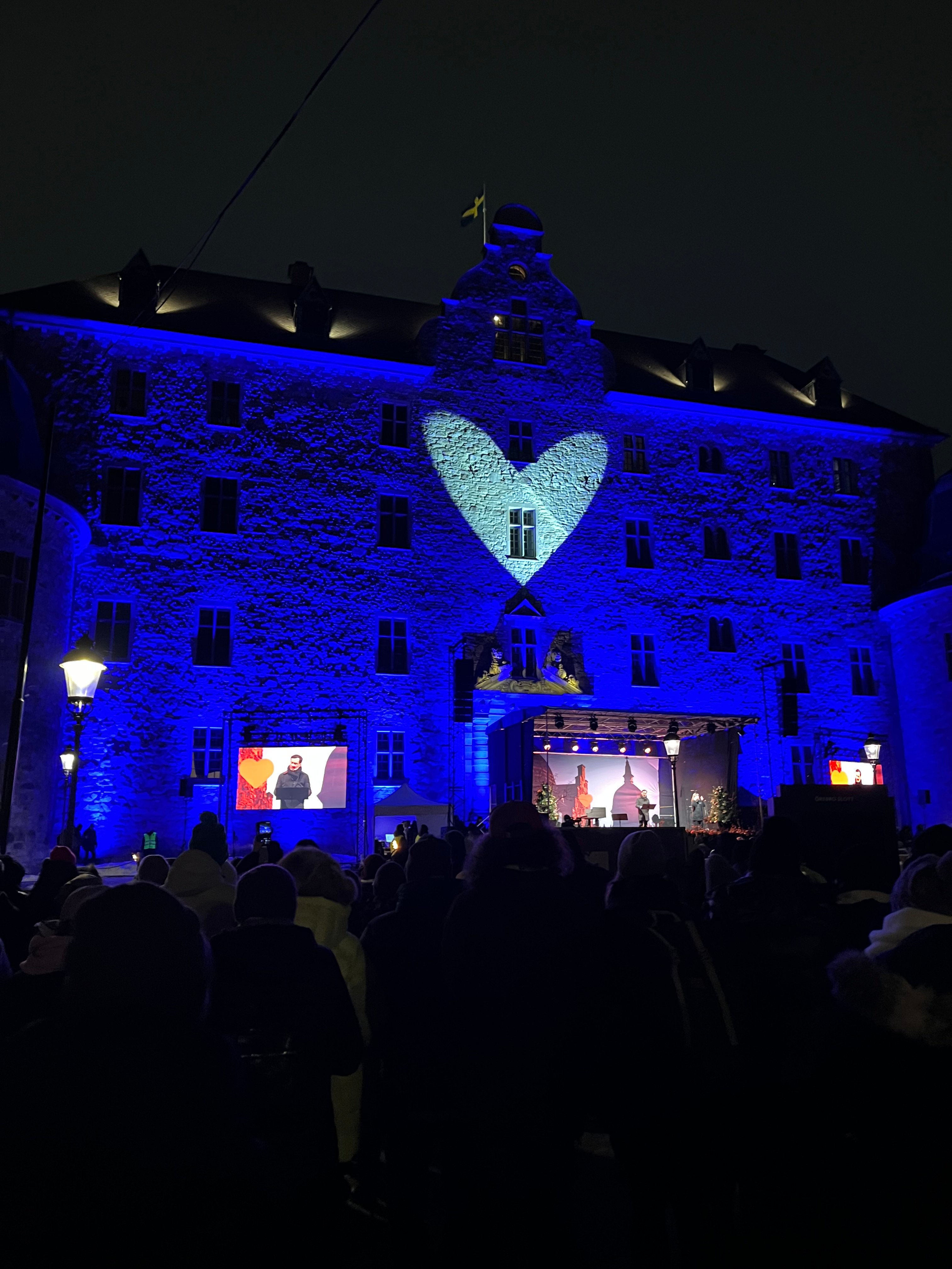 Bild minnescermonin &Ouml;rebro