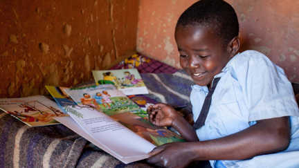 Ge bort en fin studentpresent som hjälper barn.