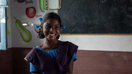 Nu kan Sandhya  gå i skolan istället för att arbeta på chilifälten